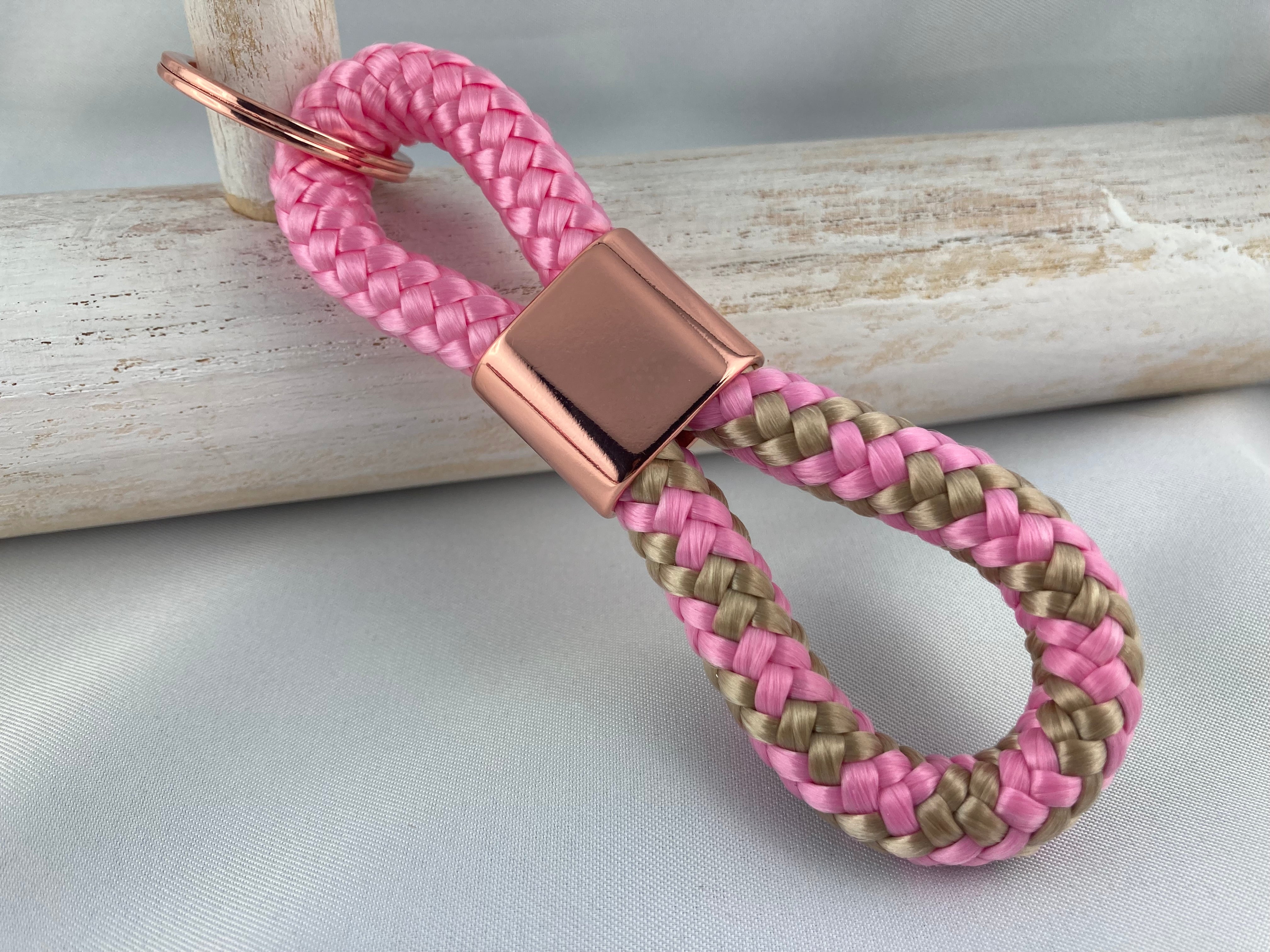 Set Schlüsselband und Schlüsselanhänger aus Segelseil mit Zwischenstück roségoldfarben, rosa/ rosa-beige
