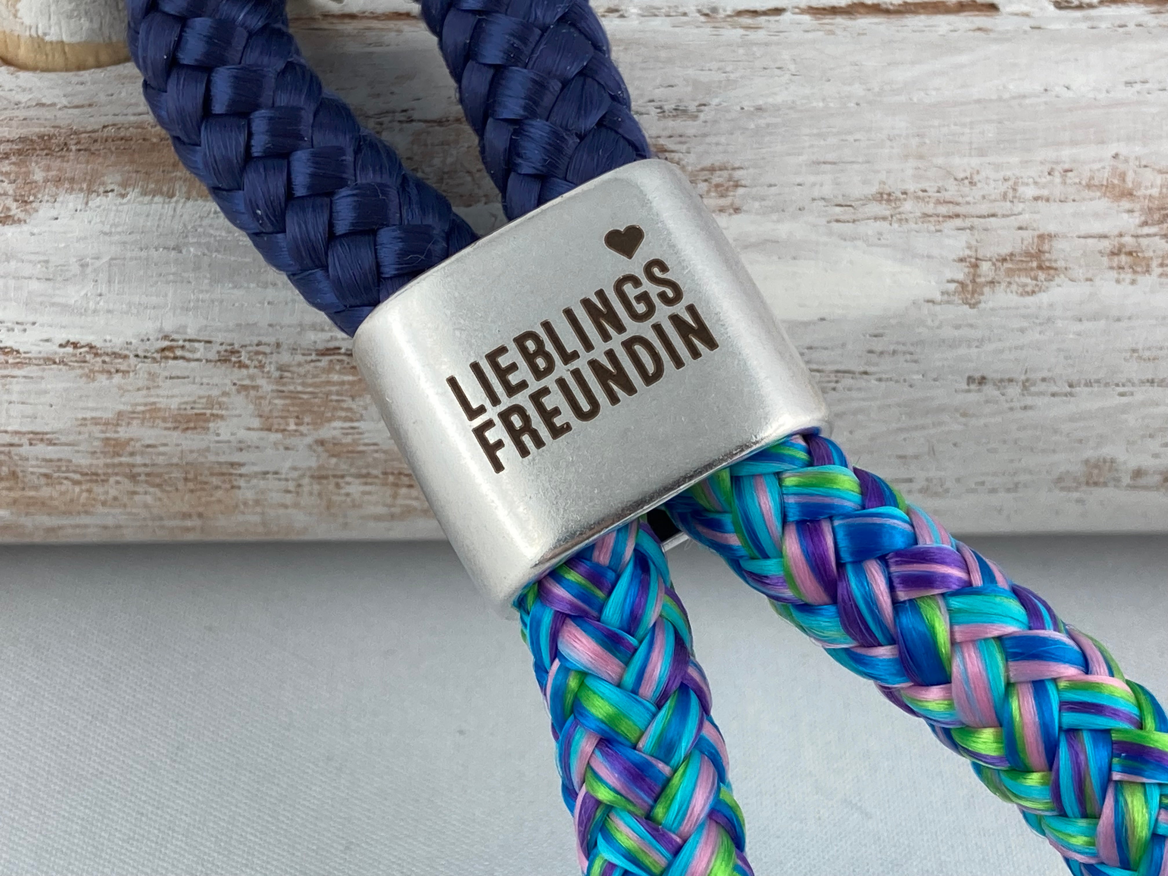 Schlüsselanhänger aus Segelseil "Lieblingsfreundin" handgefertigt und mit Herz, dunkelblau/ mermaid