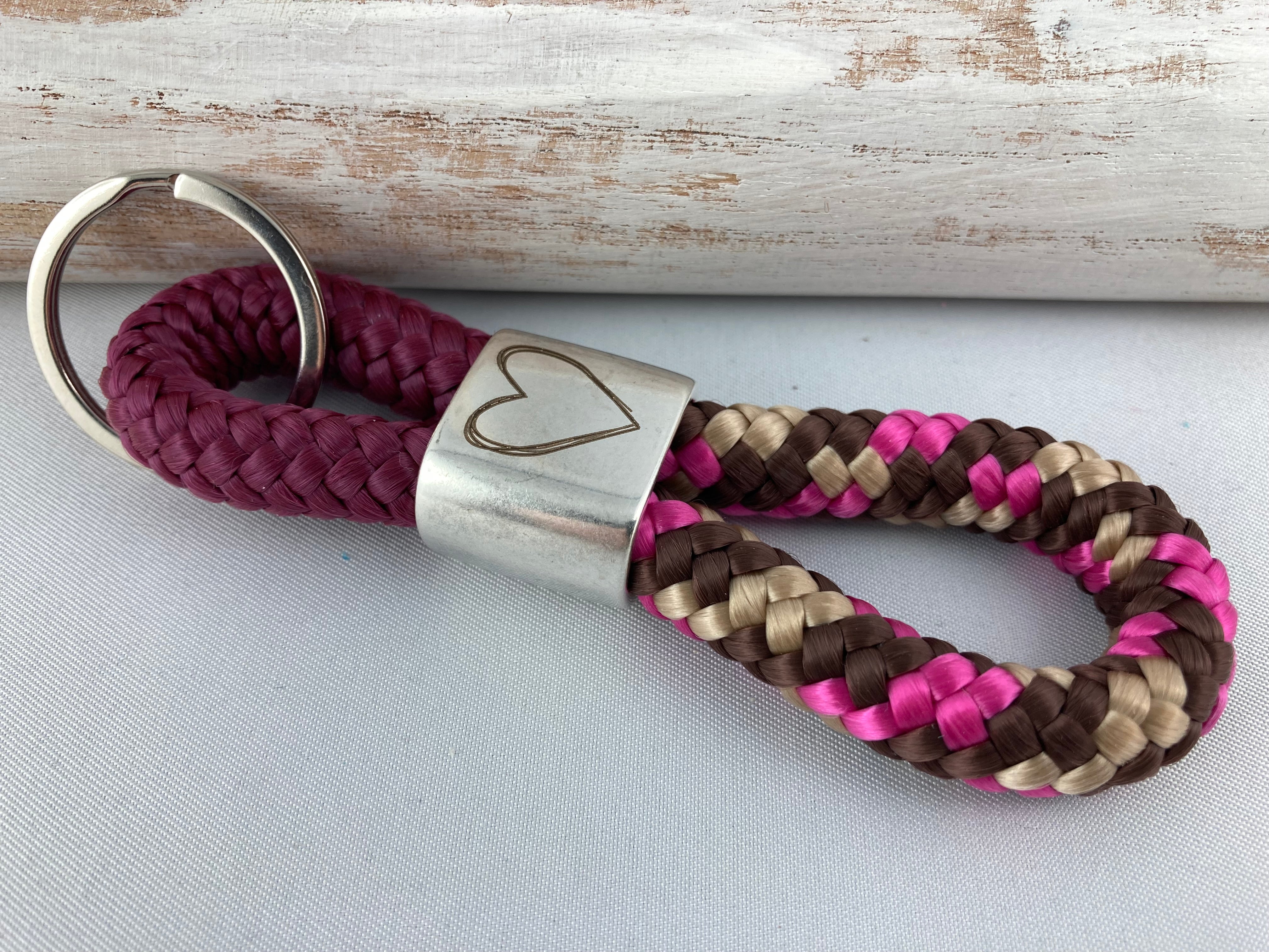 Schlüsselanhänger aus Segelseil mit graviertem Herz - klein und handlich, aubergine/ braun-pink-mix