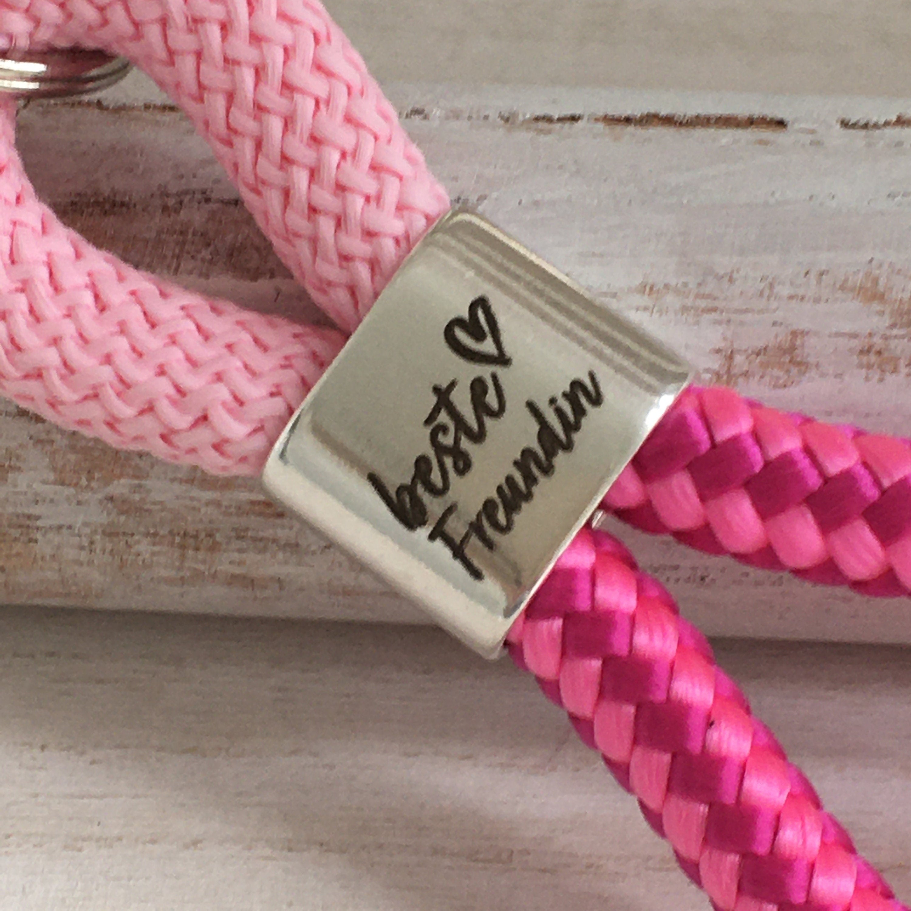 Schlüsselanhänger aus Segelseil mit versilbertem Zwischenstück mit Gravur "Beste Freundin" rosa/ pink-mix