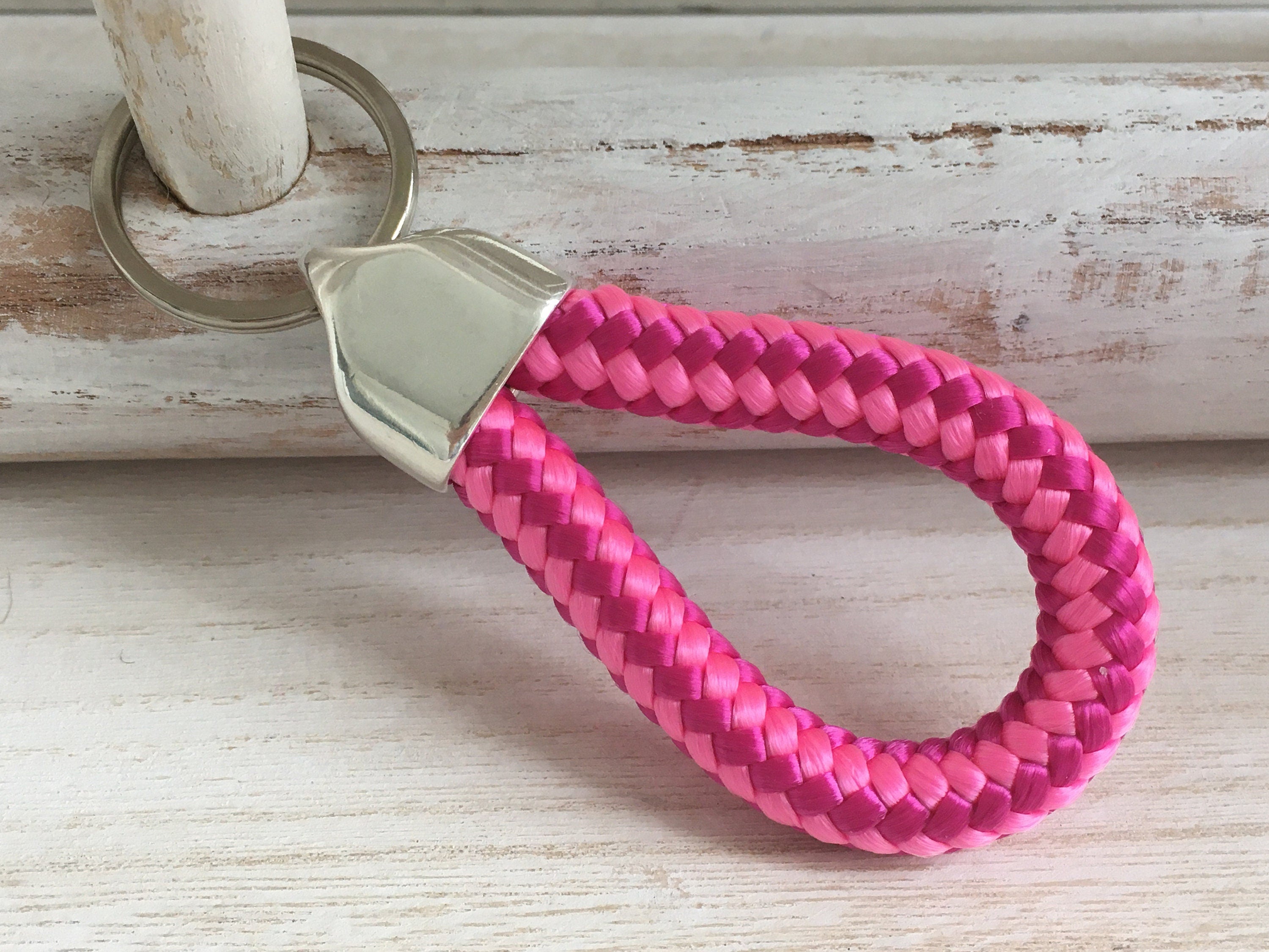 Schlüsselanhänger aus Segelseil mit versilberter Endkappe mit Gravur "Danke für alles" in Wunschfarbe ganz individuell