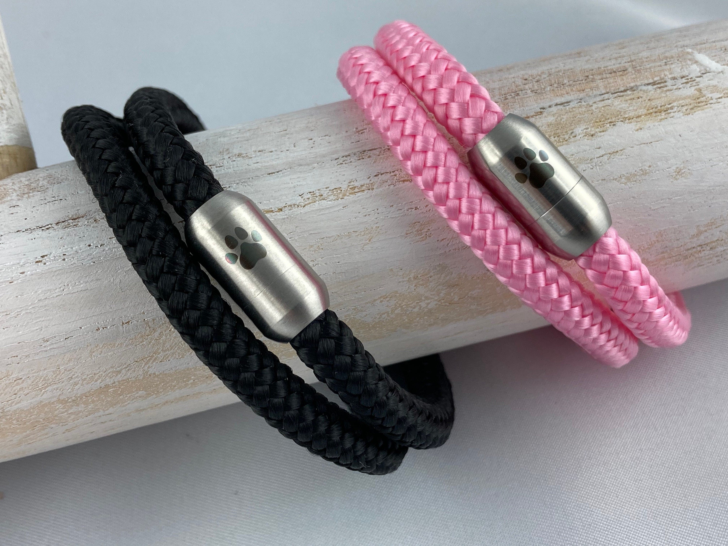 Armband aus Segelseil mit Magnetverschluss aus Edelstahl mit Gravur "Pfote" für Damen und Herren ganz individuell in Wunschfarbe
