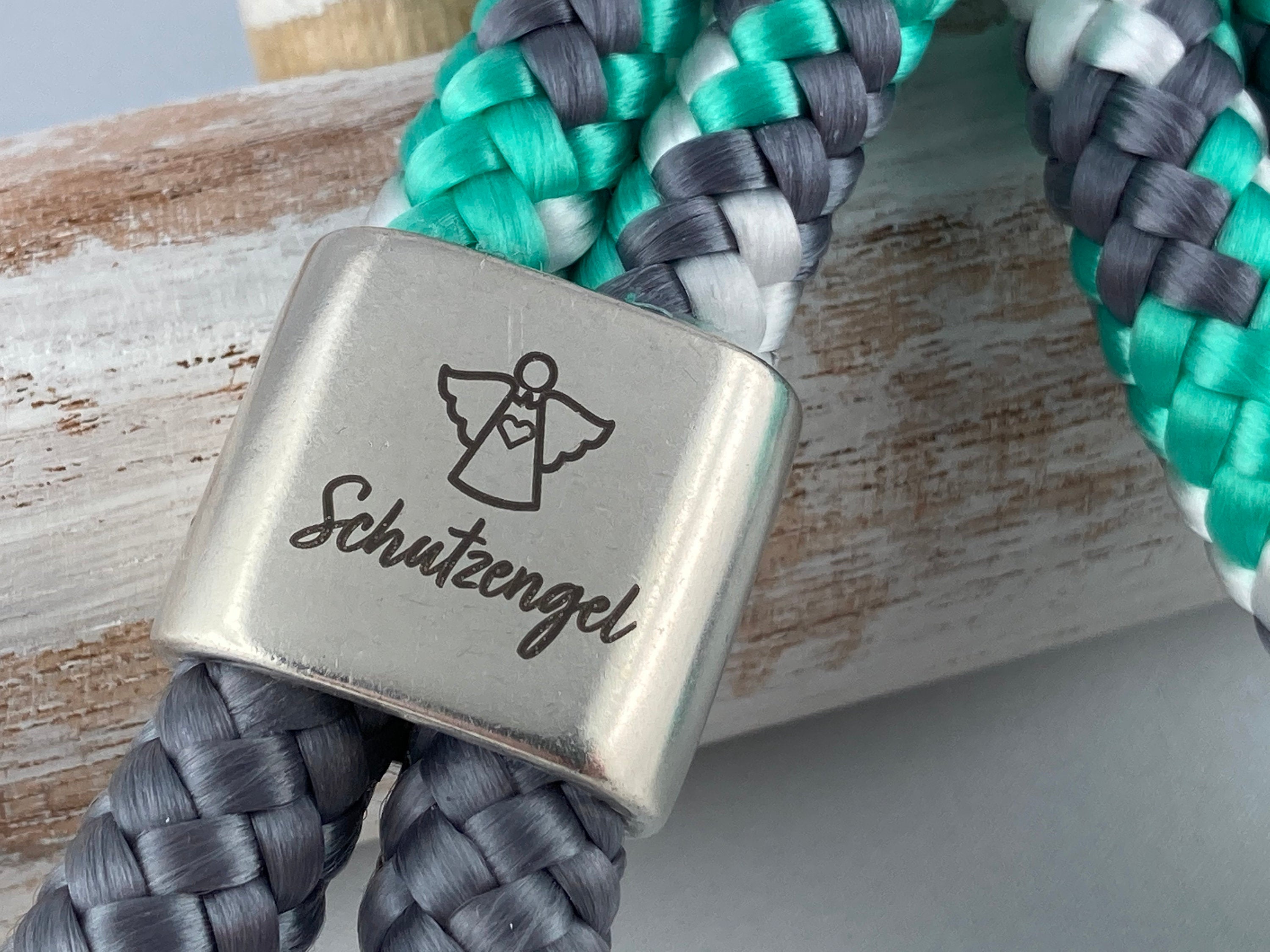 Schlüsselband aus Segelseil mit versilbertem Zwischenstück mit Gravur "Schutzengel", grau/ minze-grau-weiß