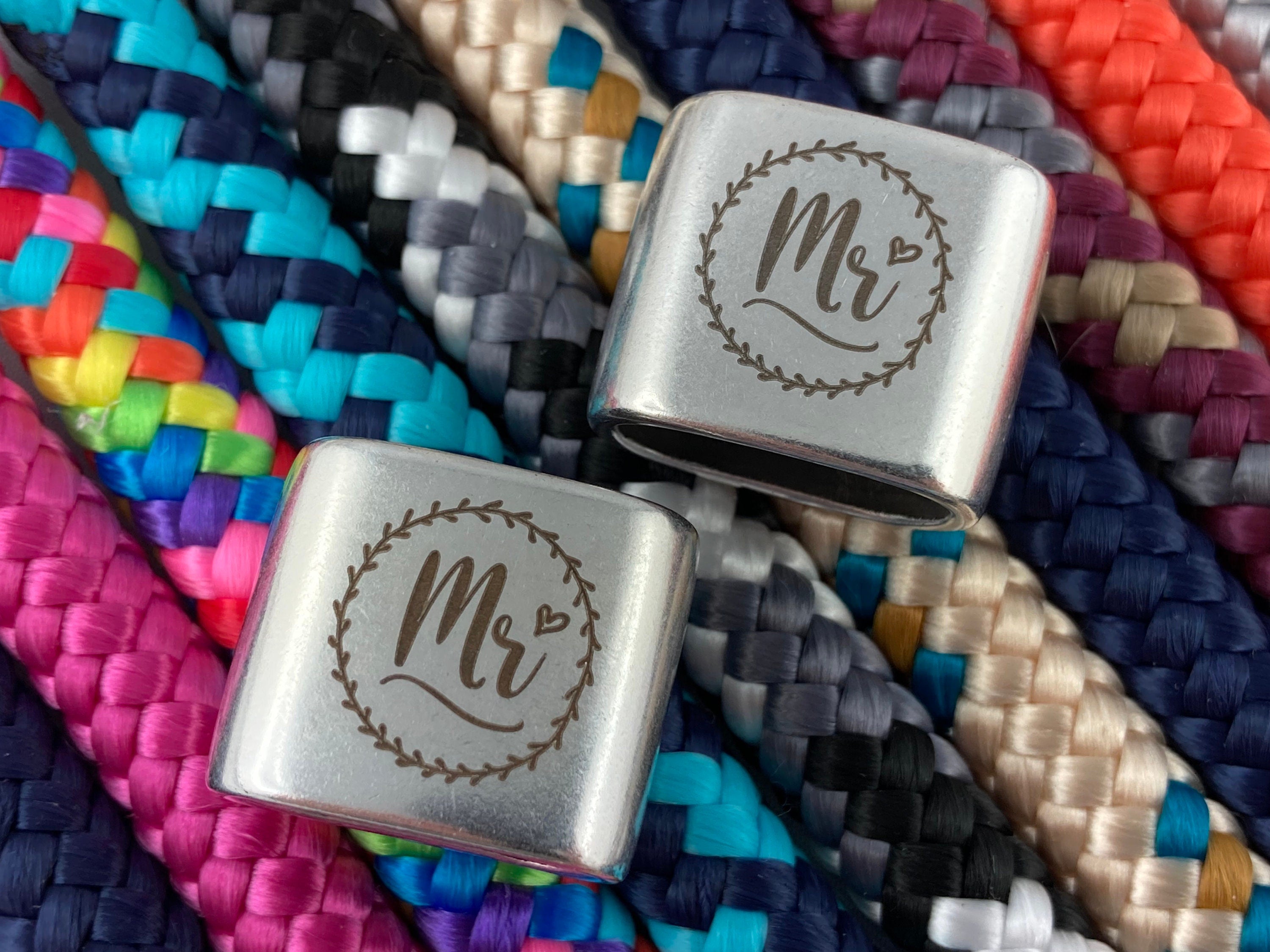 Schlüsselanhänger aus Segelseil mit versilbertem Zwischenstück "Mr. und Mr." als Partner-Set in Wunschfarben ganz individuell