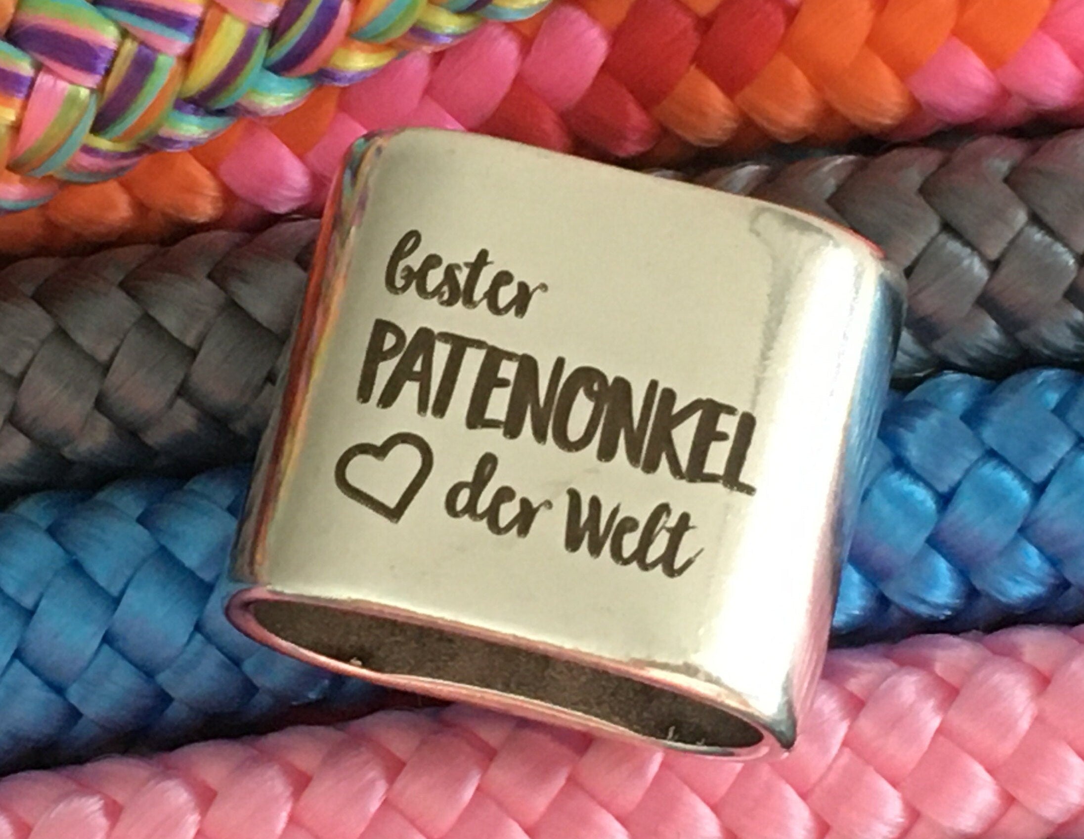 Schlüsselanhänger aus Segelseil mit versilbertem Zwischenstück mit Gravur "Bester Patenonkel der Welt" in Wunschfarbe ganz individuell