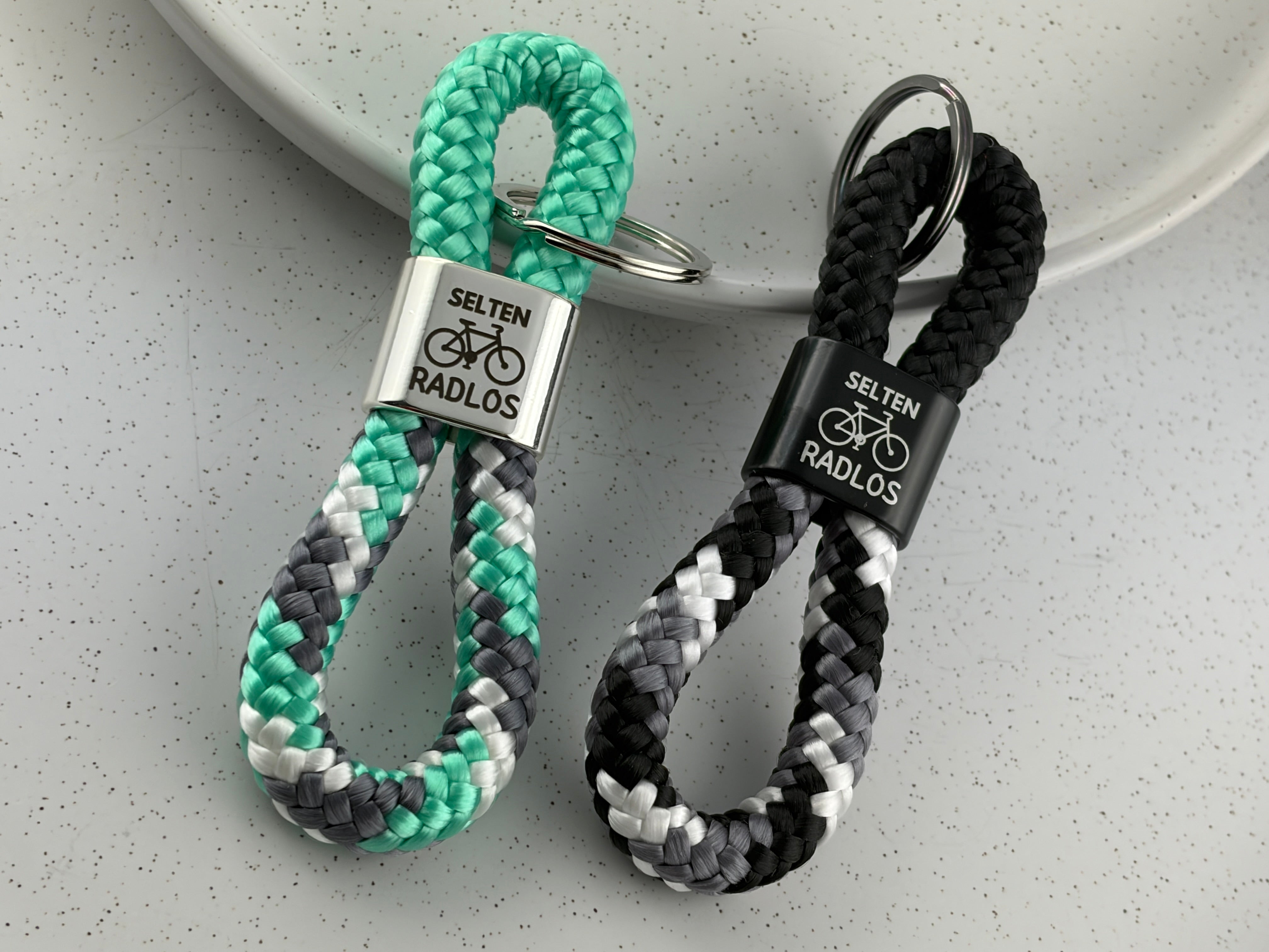 Selten Radlos - Schlüsselanhänger aus Segelseil | Handgefertigtes Geschenk für Fahrradfans