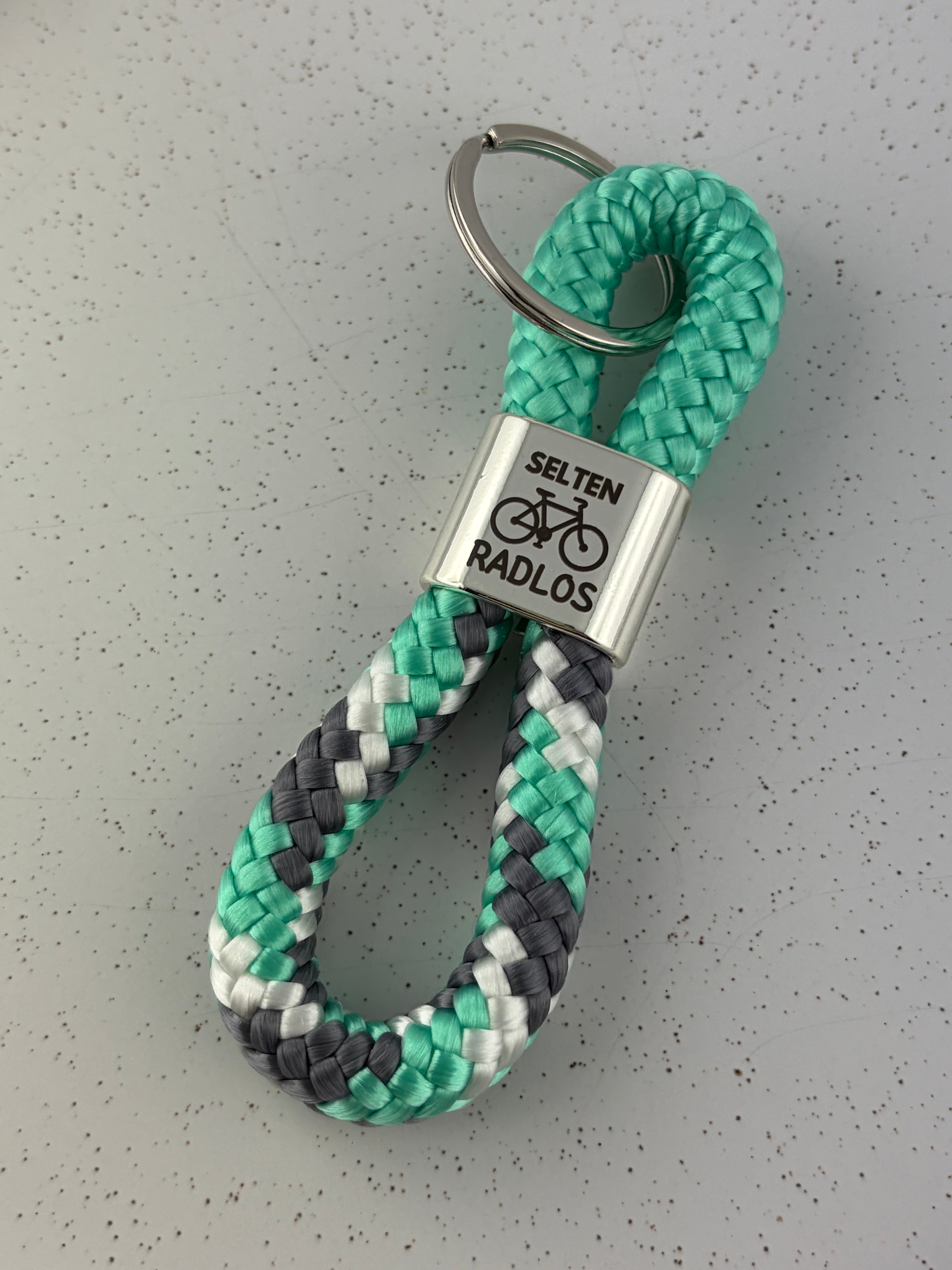 Selten Radlos - Schlüsselanhänger aus Segelseil | Handgefertigtes Geschenk für Fahrradfans