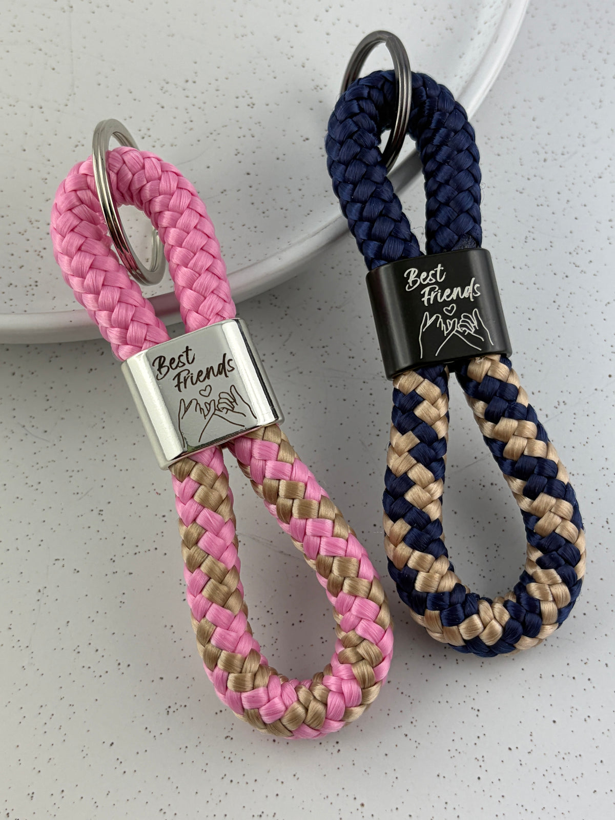 Best friends Schlüsselanhänger als Geschenk für beste Freunde mit frei wählbaren Seilfarben