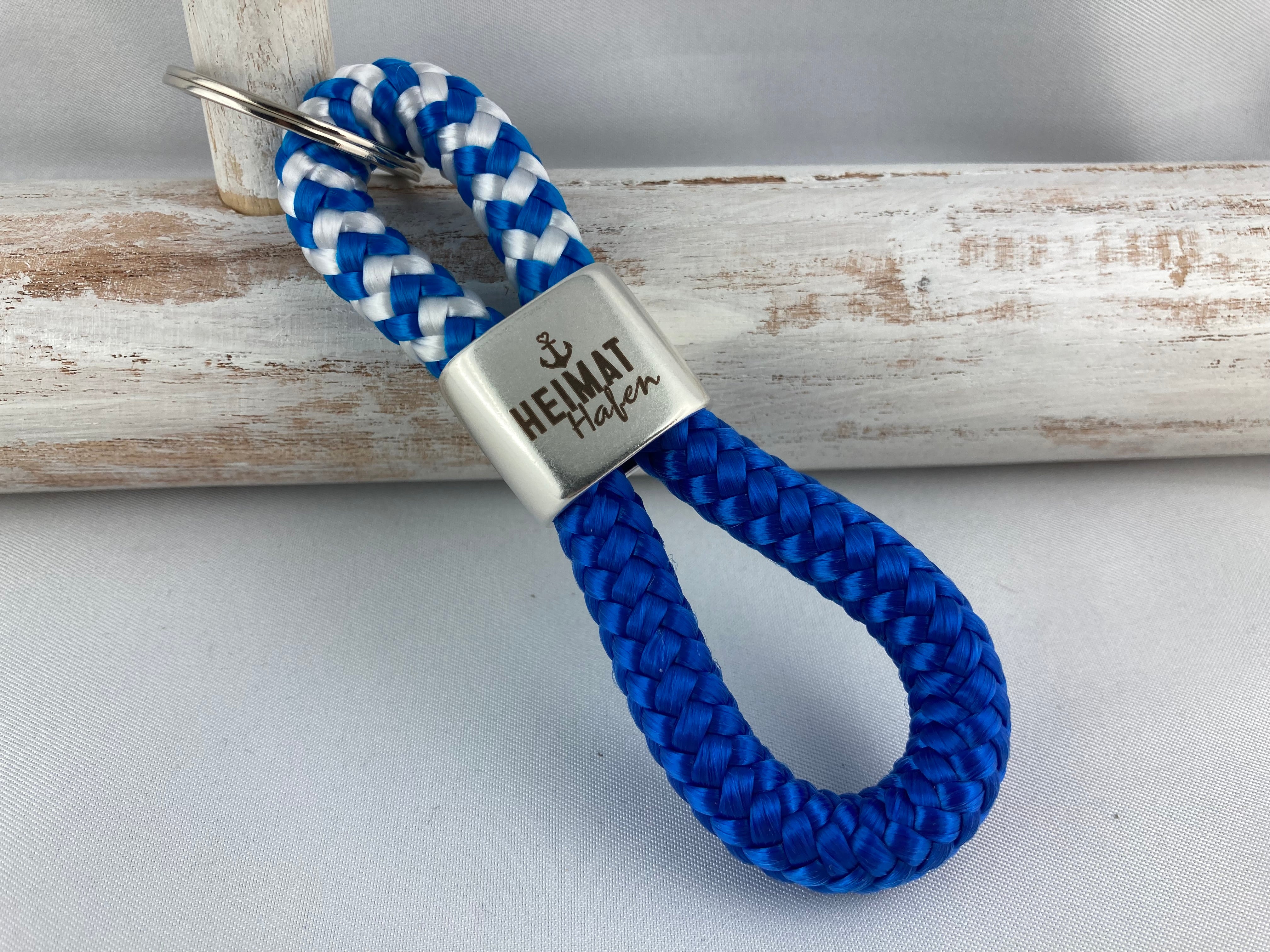 Schlüsselanhänger aus Segelseil mit Gravur "Heimathafen" - maritim, blau-weiß/ blau