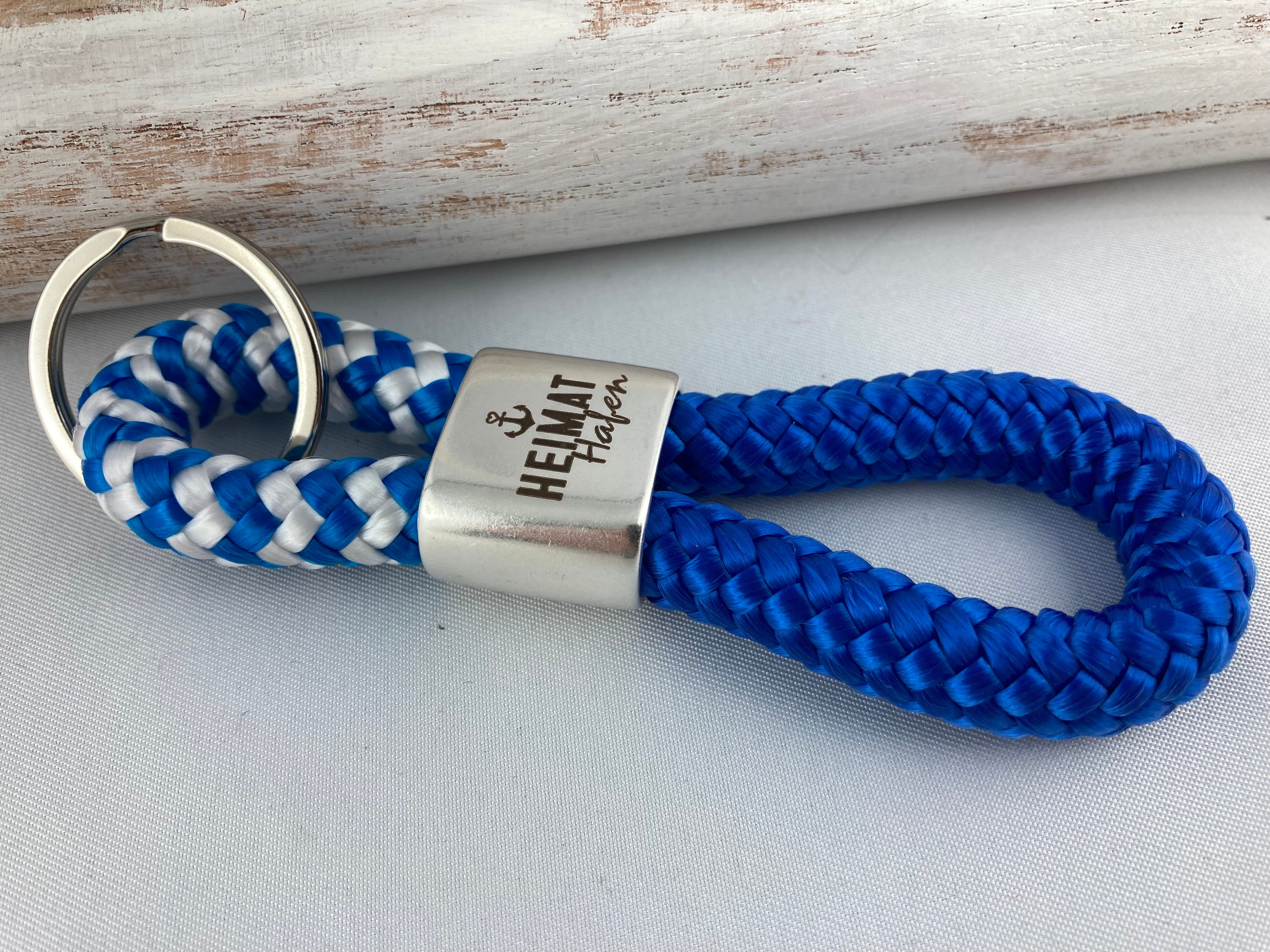 Schlüsselanhänger aus Segelseil mit Gravur "Heimathafen" - maritim, blau-weiß/ blau
