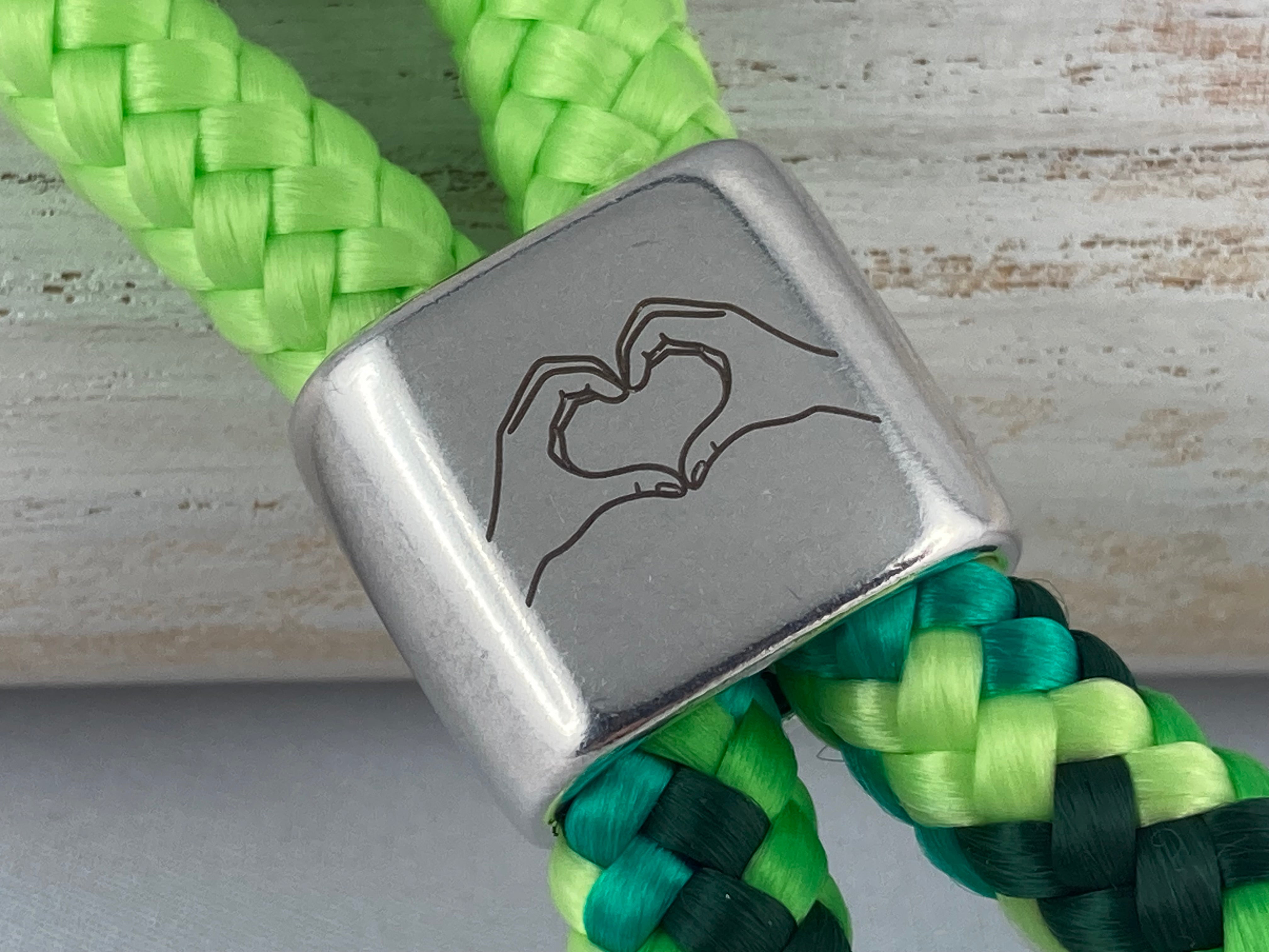 Schlüsselanhänger Segelseil - Herzhände - hellgrün/ grün-Mix - Geschenk Freundschaft und Liebe