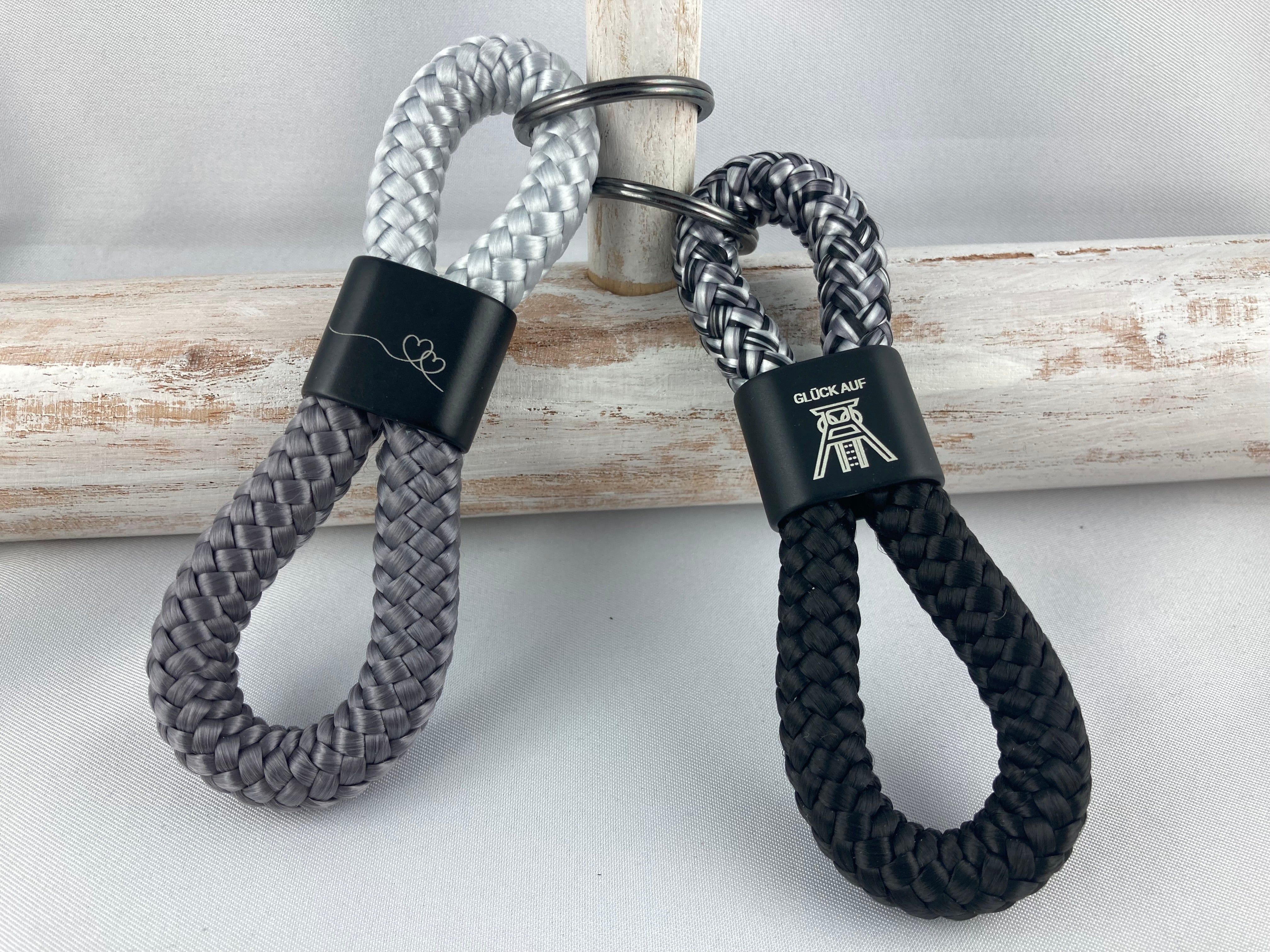 Schlüsselanhänger aus Segelseil mit schwarzem, gravierten Zwischenstück -frei kombinierbar