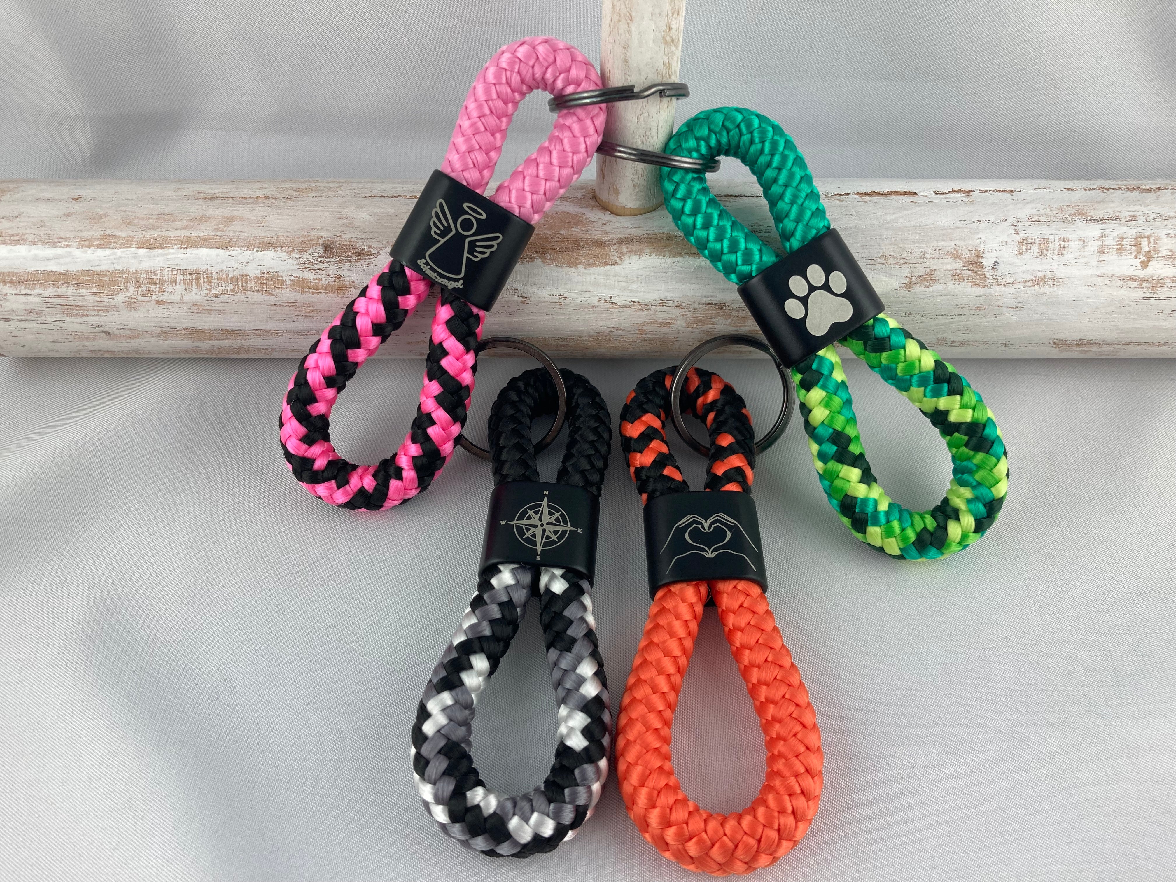 Schlüsselanhänger aus Segelseil mit schwarzem, gravierten Zwischenstück -frei kombinierbar