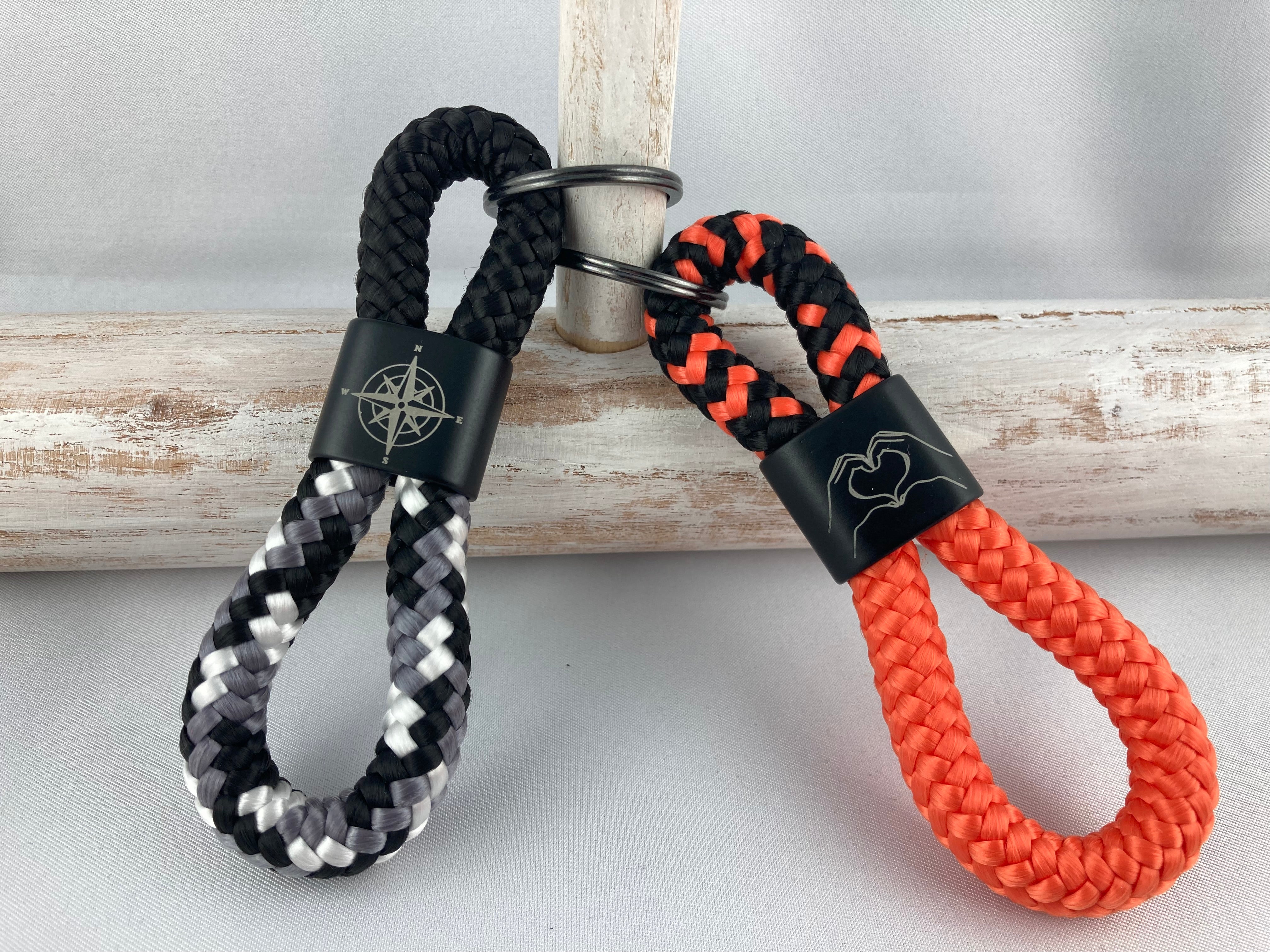 Schlüsselanhänger aus Segelseil mit schwarzem, gravierten Zwischenstück -frei kombinierbar