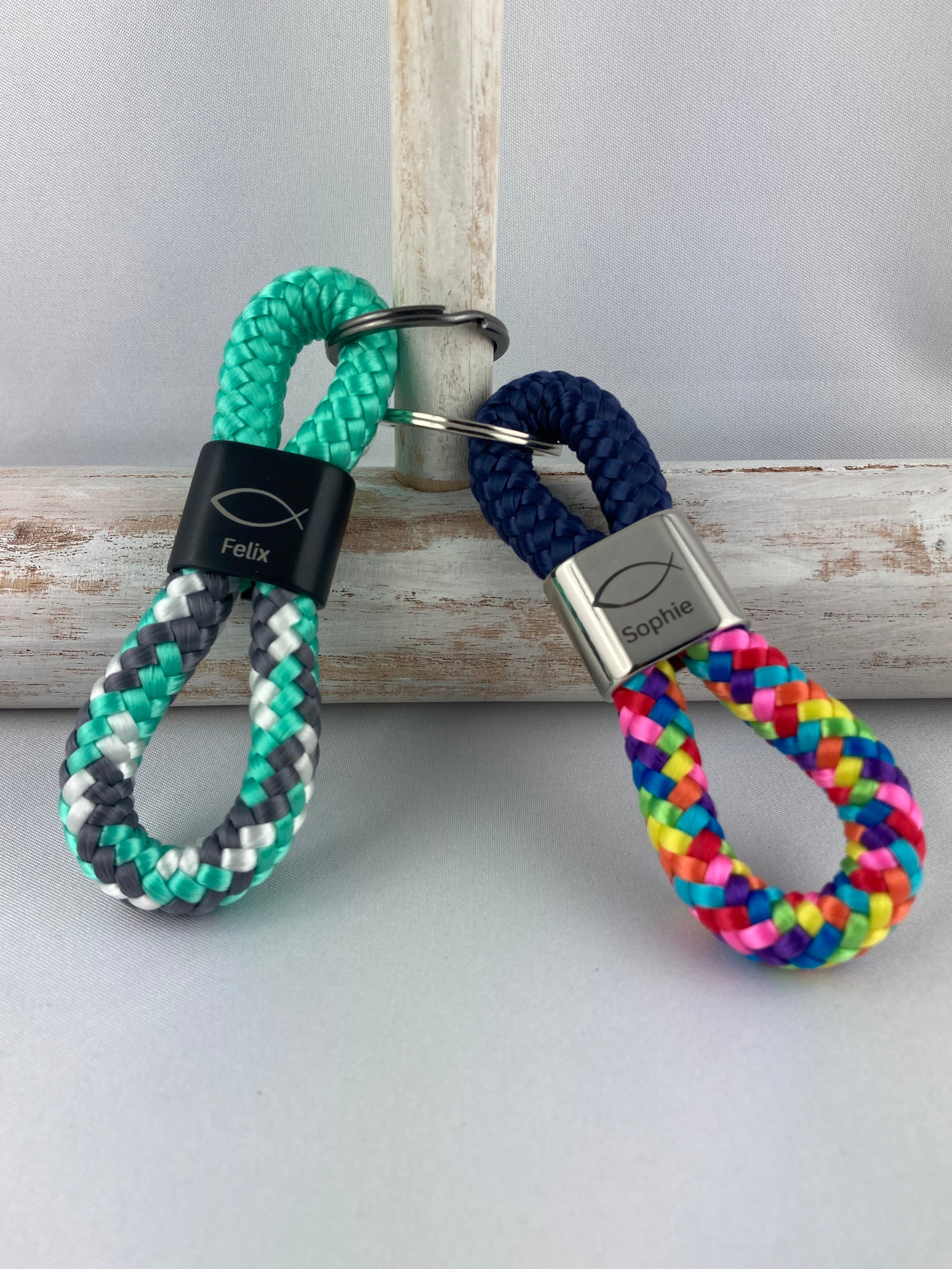 Personalisierter Schlüsselanhänger zur Kommunion und Konfirmation, Fisch-Symbol