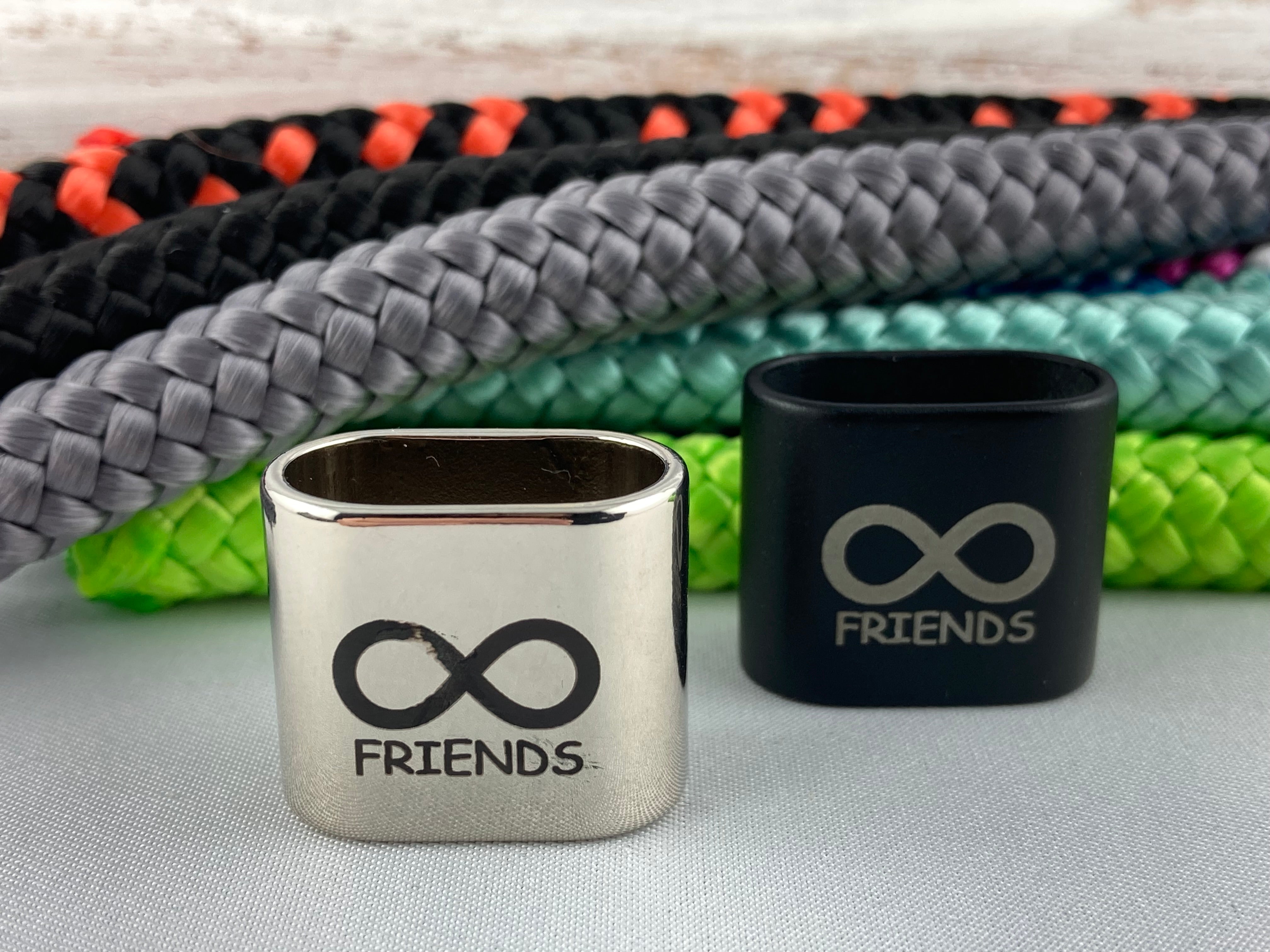 Schlüsselanhänger "Friends" aus Segelseil - Unendlichkeitszeichen - Freundschaft Geschenk