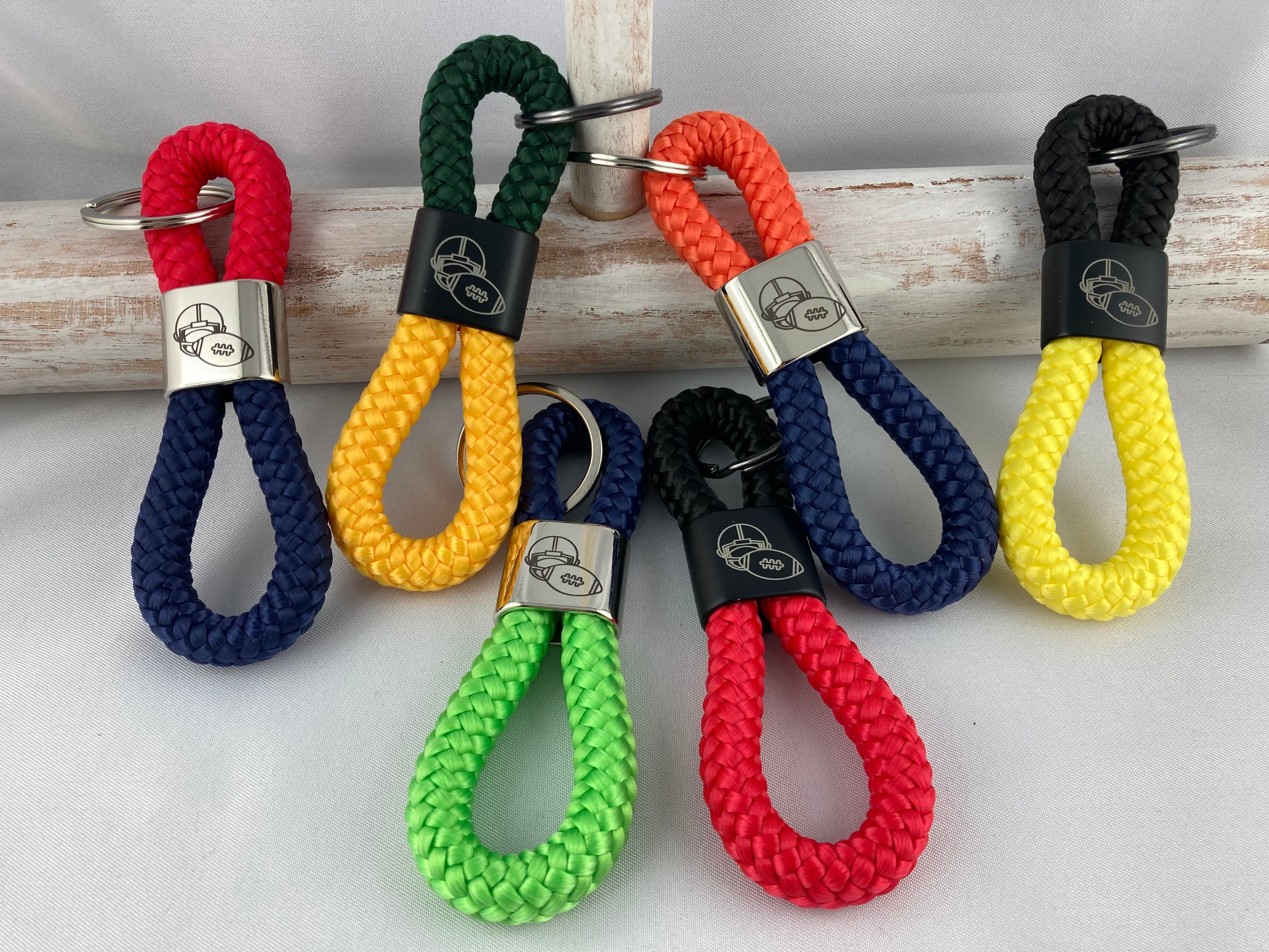 Football-Schlüsselanhänger aus Segelseil - sportliches Geschenk für Football-Fans