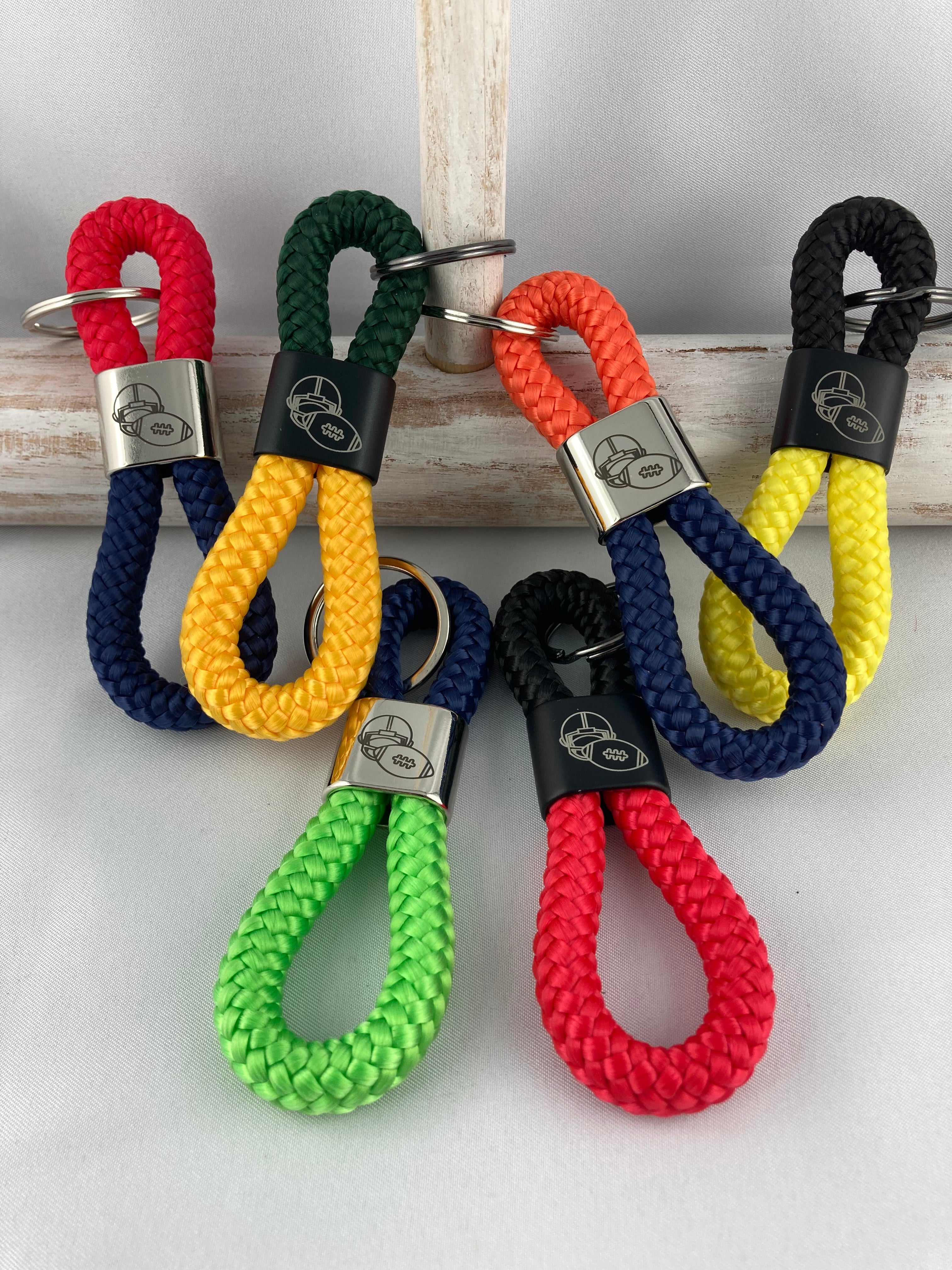 Football-Schlüsselanhänger aus Segelseil - sportliches Geschenk für Football-Fans