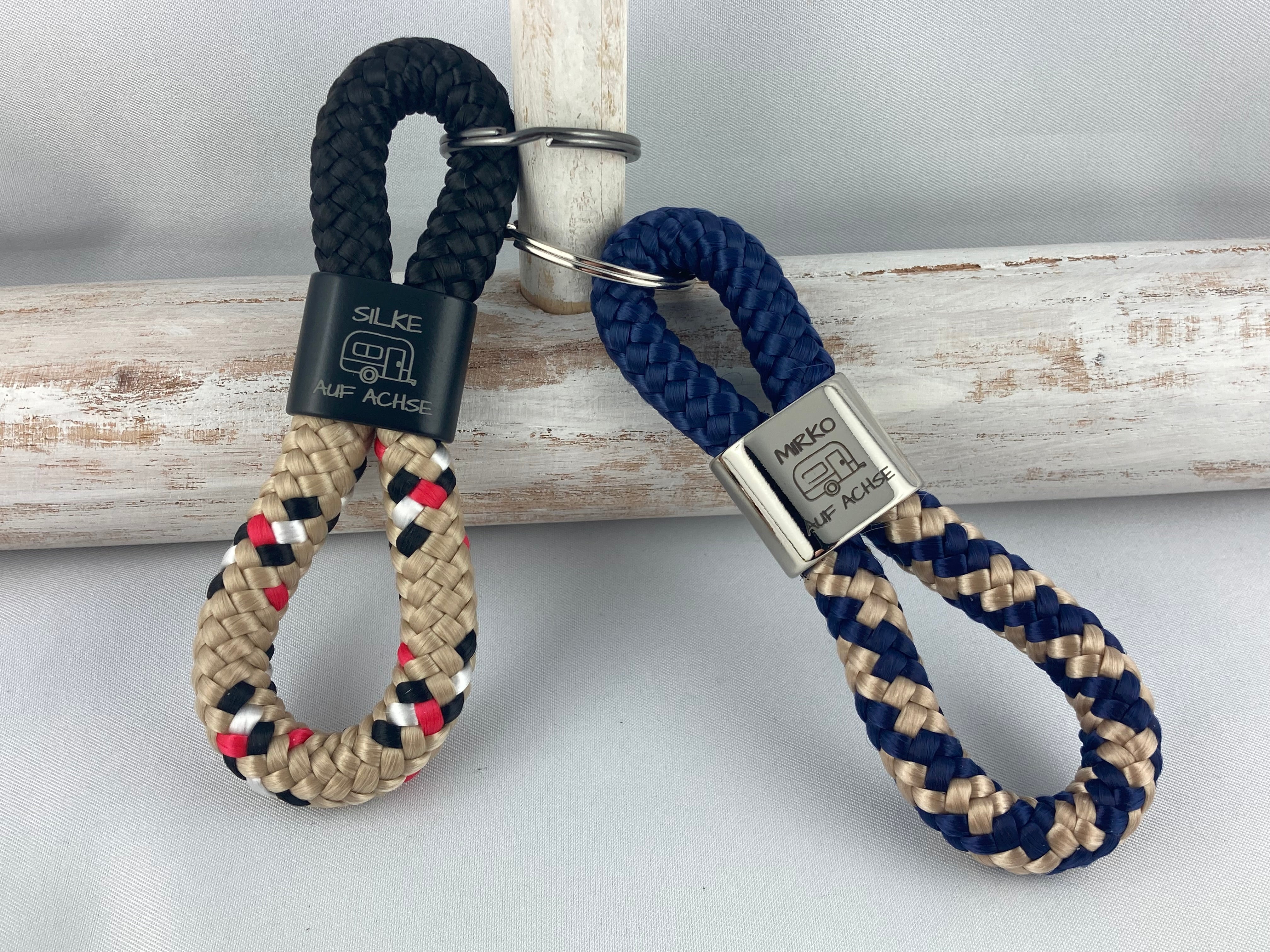 Personalisierter Wohnwagen-Schlüsselanhänger aus Segelseil - mit Namen graviert