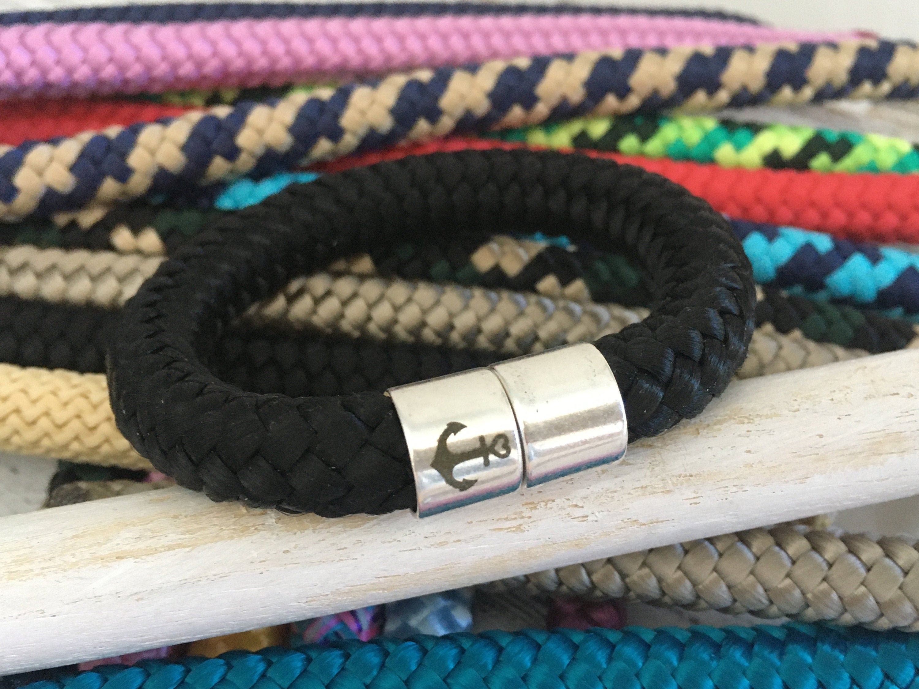 Armband aus Segelseil mit versilbertem Magnetverschluss für Damen und Herren ganz individuell in Wunschfarbe, maritimes Armband