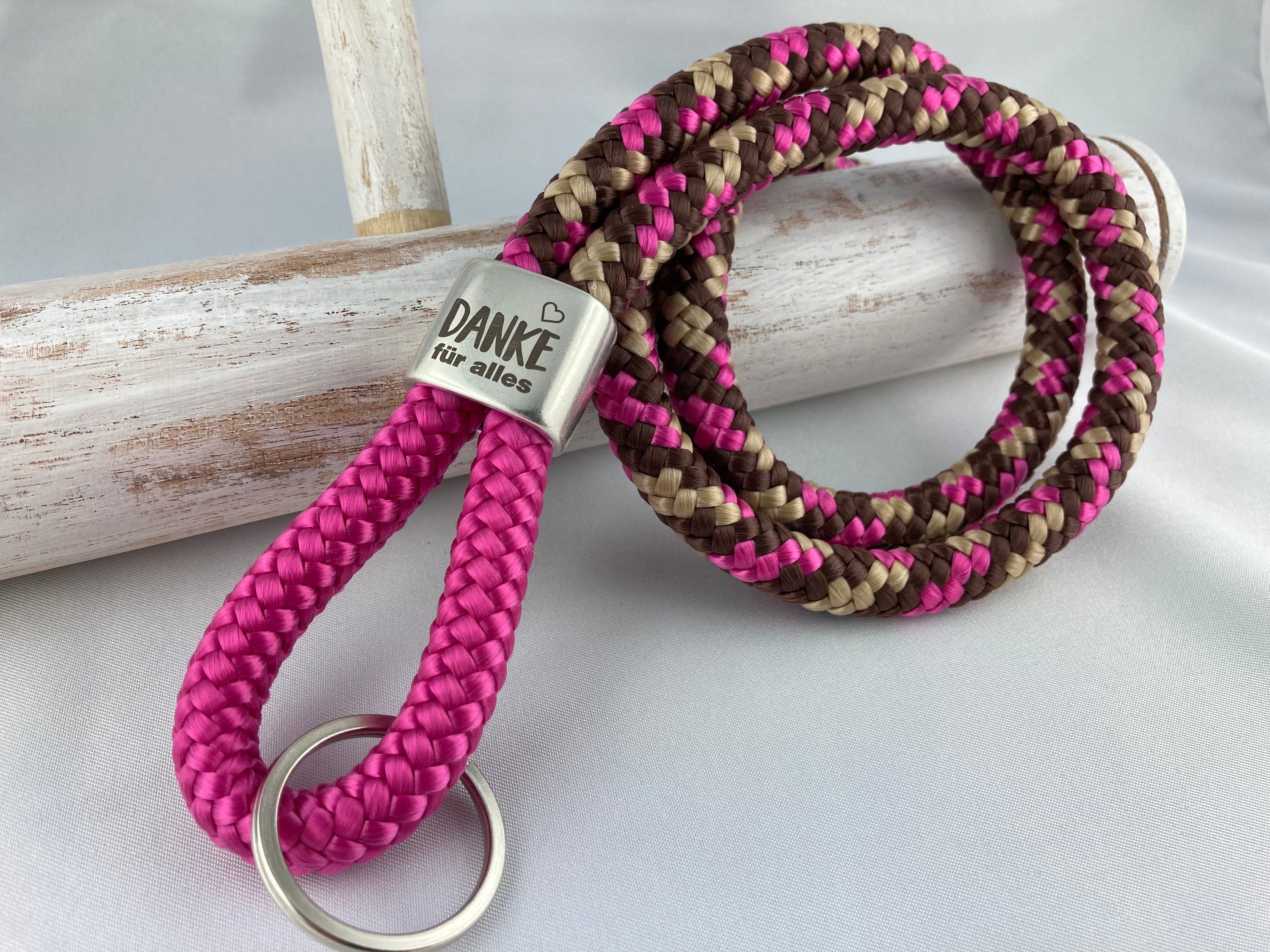 Schlüsselband aus Segelseil mit versilbertem Zwischenstück mit Gravur "Danke für alles", fuchsia/ braun-pink-mix